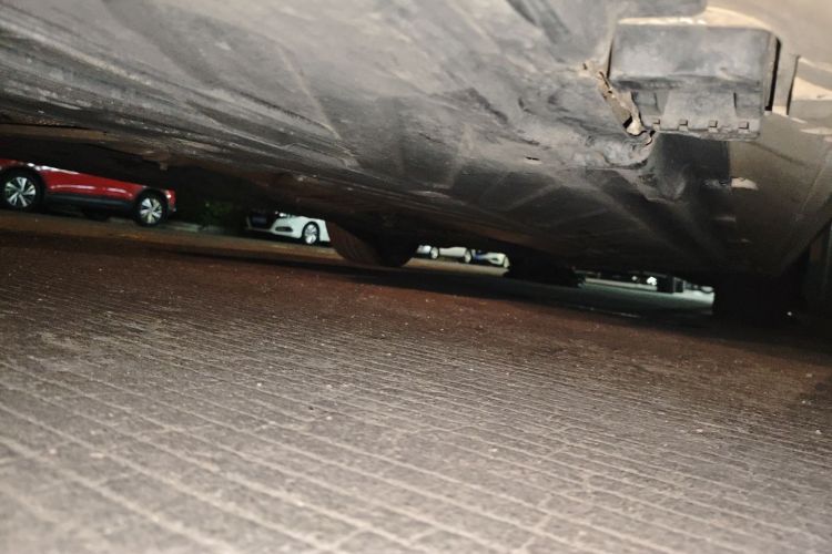 奔驰C级 2018款 C 200 L 运动版局部细节9002