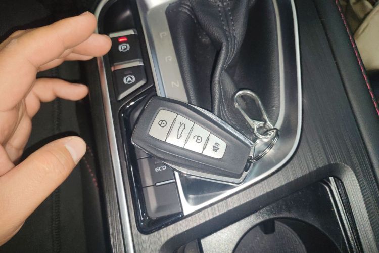 吉利汽车 缤瑞 2020款 1.4T CVT亚运版中控内饰7001