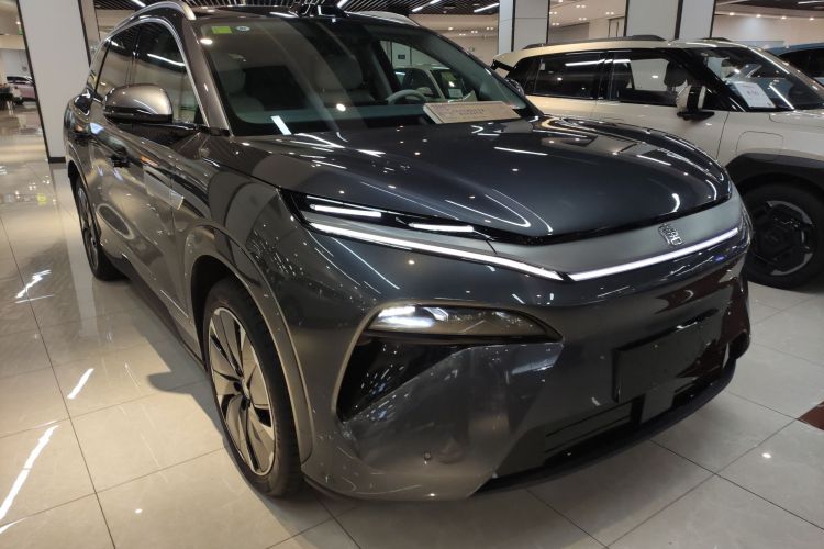 比亚迪 唐L 2025款 EV 600KM四驱激光雷达旗舰型车身外观3