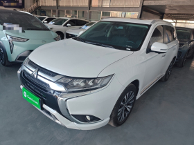 三菱 欧蓝德 2021款 2.4L 四驱致享版 7座