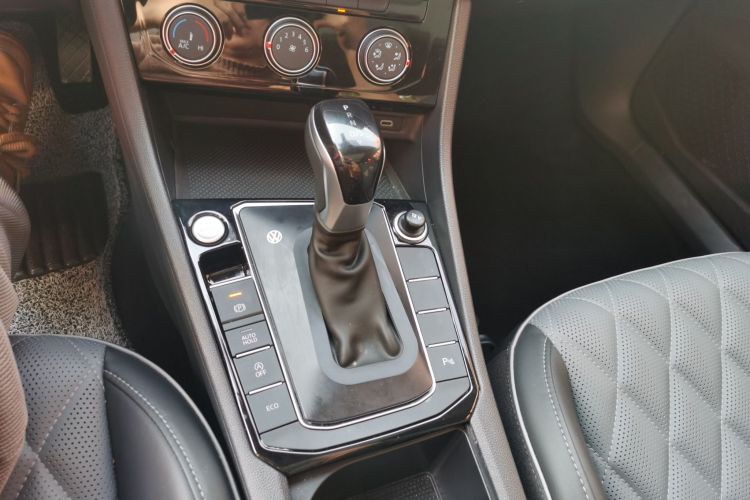 大众 速腾 2025款 改款 300TSI DSG超越版中控内饰18