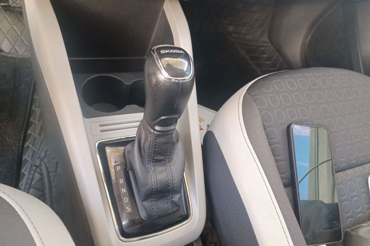 斯柯达 晶锐 2015款 1.4L 自动创行版中控内饰18