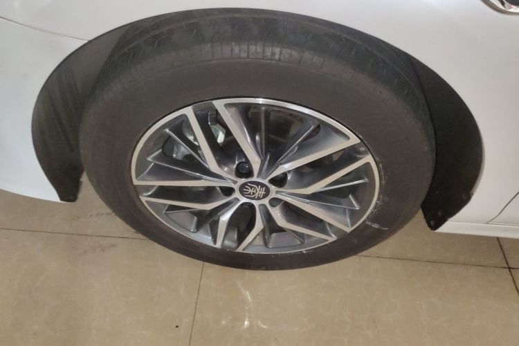 比亚迪 秦PLUS 2021款 DM-i 55KM 旗舰型车身外观6003