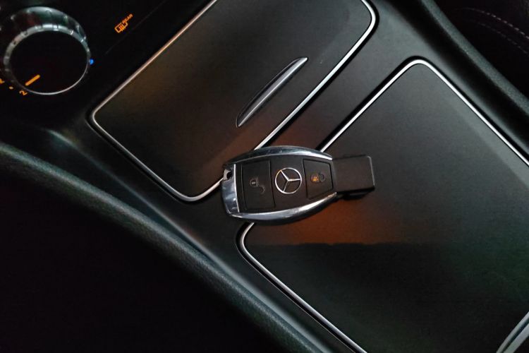 奔驰GLA 2019款 GLA 200 时尚型中控内饰7001