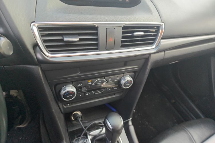 马自达3 昂克赛拉 2017款 三厢 2.0L 自动尊贵型 国VI中控内饰16