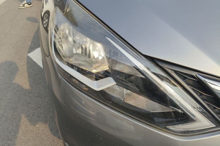 日产 轩逸 2019款 经典 1.6XE CVT舒适版车身外观8