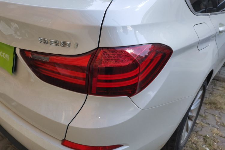 宝马5系GT 2015款 528i 领先型车身外观6006