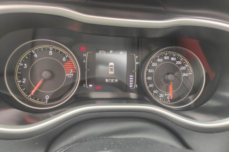 Jeep 自由光 2016款 2.4L 专业版中控内饰14