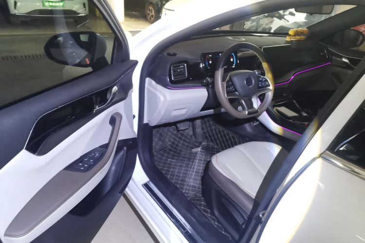 比亚迪 秦PLUS 2024款 荣耀版 EV 510KM领先型中控内饰20