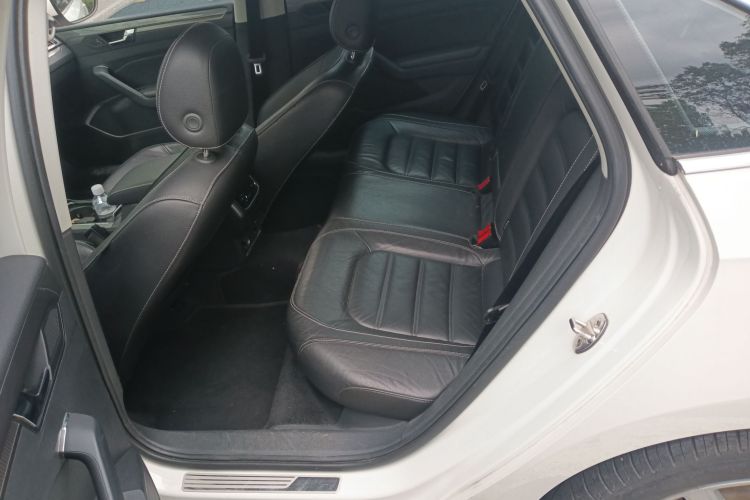 大众 帕萨特 2016款 280TSI DSG尊荣版中控内饰7004