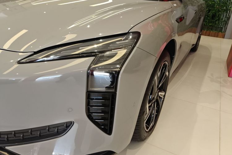 红旗EH7 2024款 760 Pro+ 四驱版局部细节36