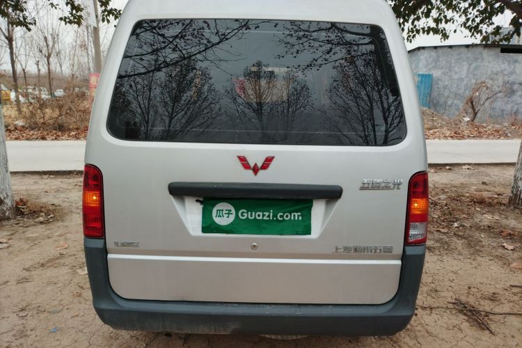 五菱汽车 五菱之光 2020款 1.2L 实用型 国VI LSI车身外观6