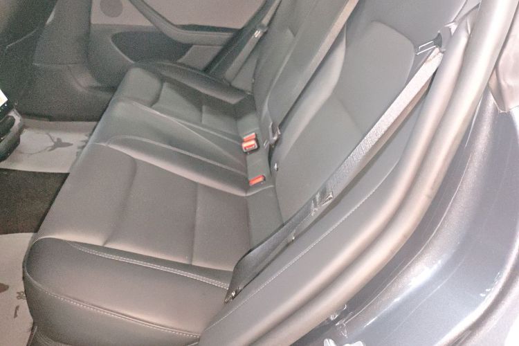 特斯拉 Model 3 2023款 后轮驱动版中控内饰21