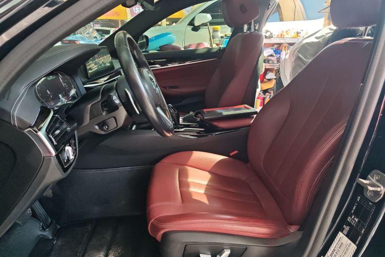 宝马5系 2020款 530Li 领先型 M运动套装局部细节19