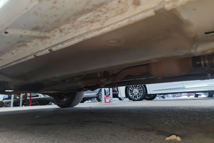 三菱 欧蓝德 2021款 改款 2.0L 两驱畅行版 5座局部细节9001