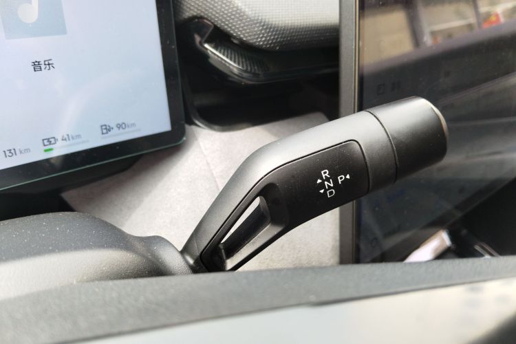 领克08 EM-P 2023款 220km 四驱性能Halo中控内饰18