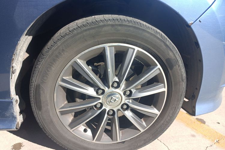 上汽大通MAXUS 大通G10 2016款 2.0T 自动豪华行政版车身外观10