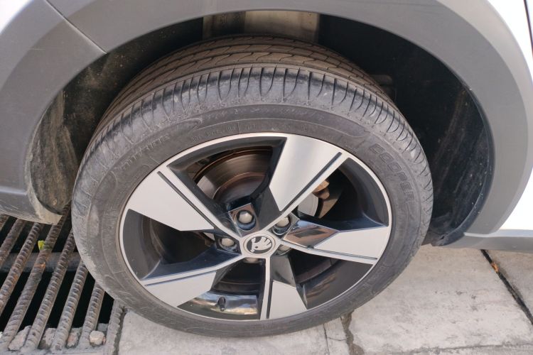 斯柯达 明锐 2019款 旅行车 TSI280 DSG豪华版 国VI车身外观6002