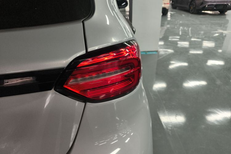 零跑汽车 零跑T03 2023款 200轻享版车身外观9