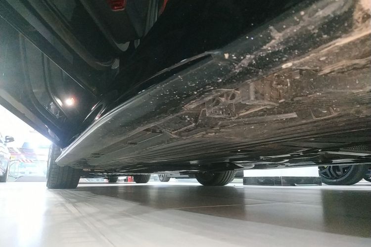 奔驰C级AMG 2024款 改款 AMG C 43 4MATIC局部细节9002