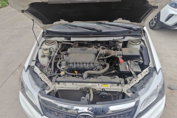 比亚迪F3 2015款 节能版 1.5L 手动舒适型机舱底盘24