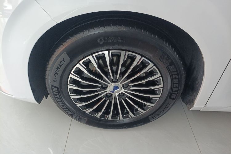 腾势D9 2022款 DM-i 1040 尊贵型车身外观6002