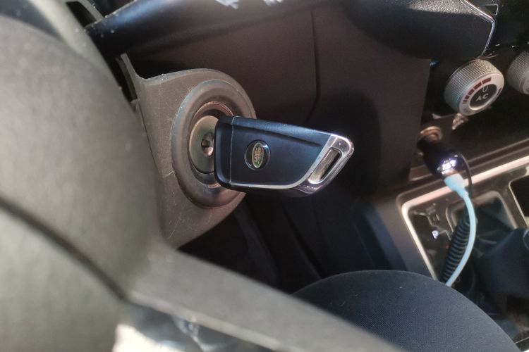 北京越野 北京BJ40 2016款 40L 2.3T 自动四驱尊享版中控内饰11