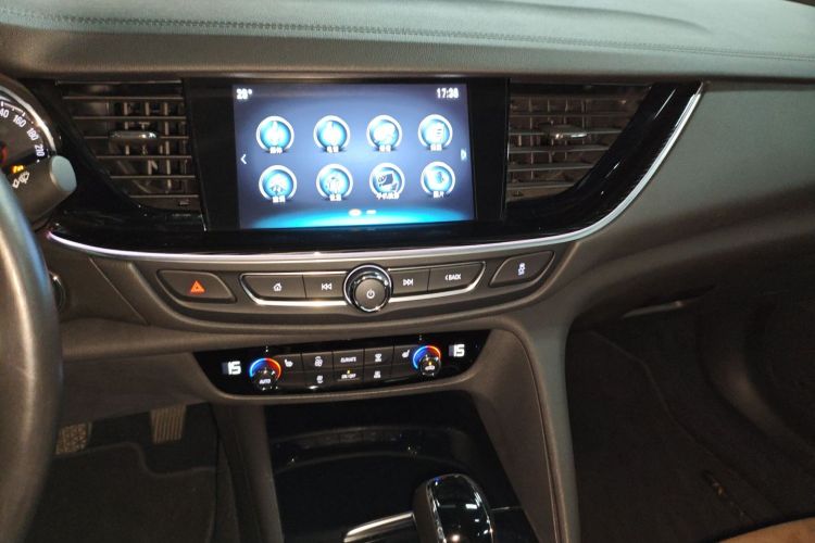 别克 君威 2019款 20T 精英型 国VI中控内饰16