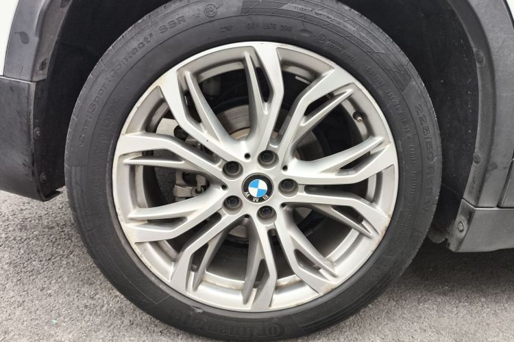 宝马X1 2019款 sDrive20Li 领先型车身外观6008