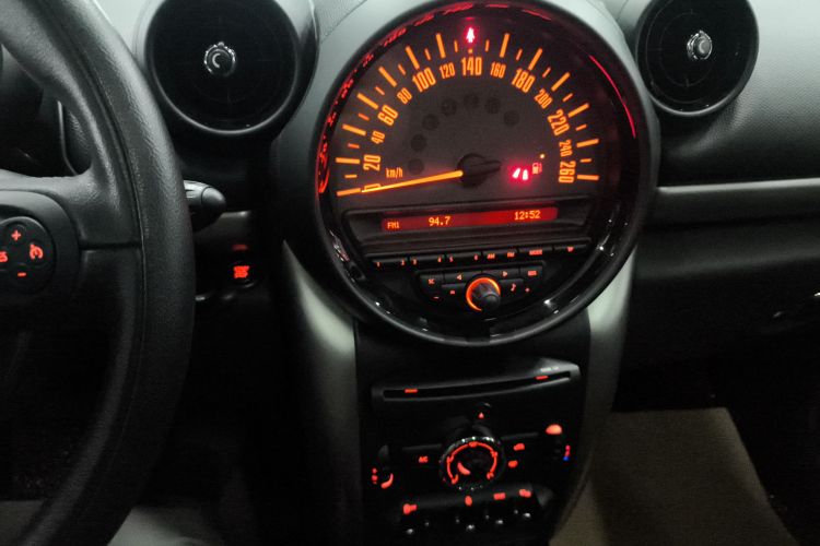 MINI Countryman 2014款 1.6T COOPER ALL4 Fun中控内饰16