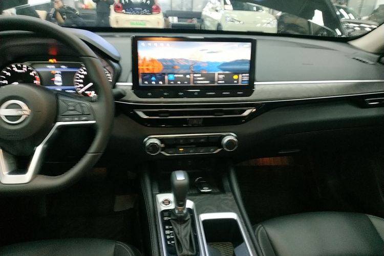 日产 天籁 2024款 2.0L XE 真心版中控内饰16