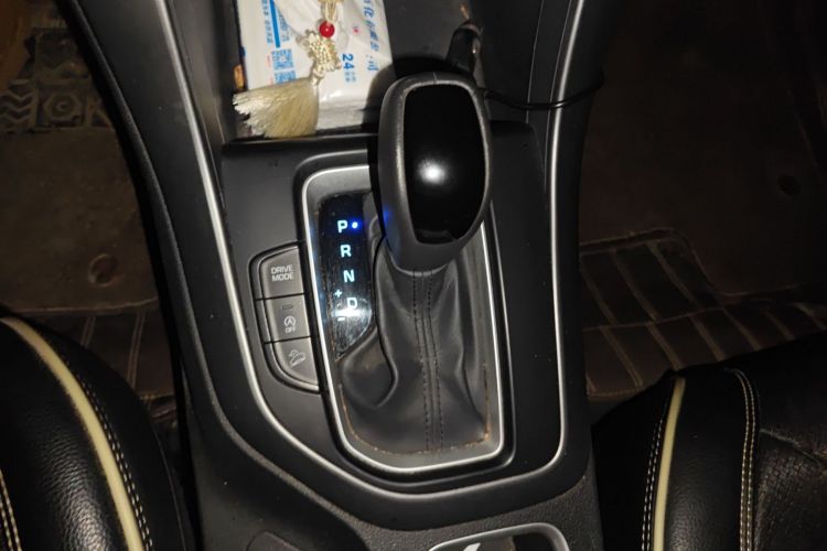 北京现代ix35 2019款 2.0L 自动两驱智勇·畅享版 国VI中控内饰18