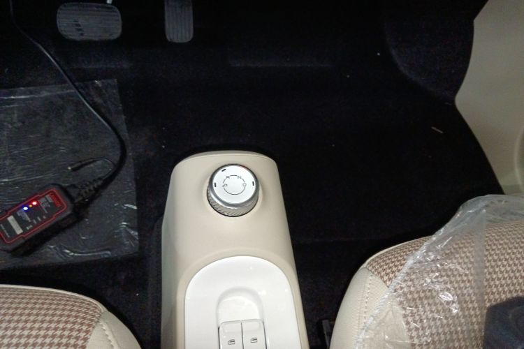 五菱汽车 宏光MINIEV 2024款 第三代 215km 青春版中控内饰18