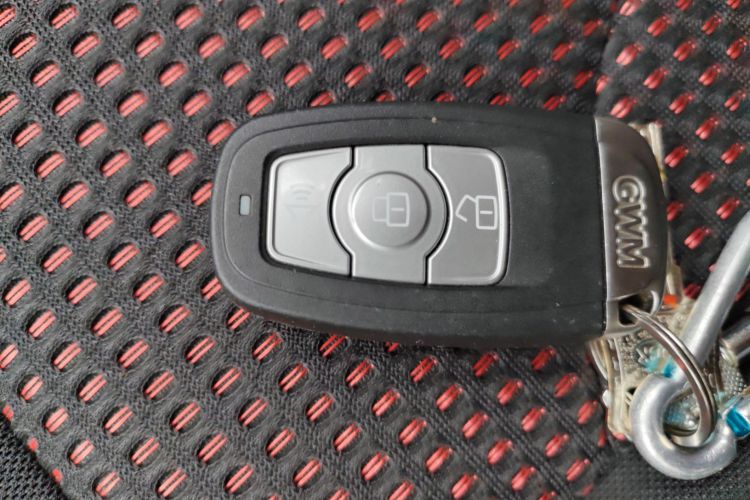 哈弗H6 2014款 升级版 2.0T 柴油 手动两驱都市型中控内饰11