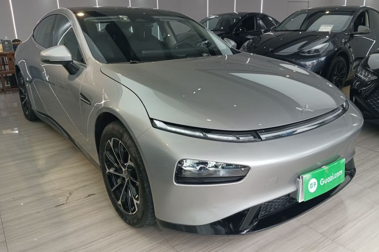 小鹏P7 2022款 480G车身外观3