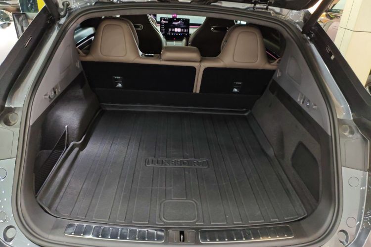 鸿蒙智行 智界R7 2025款 增程 251km Max机舱底盘23