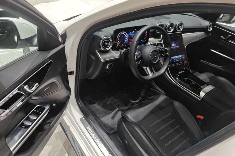 奔驰C级 2022款 C 260 L 运动版中控内饰20