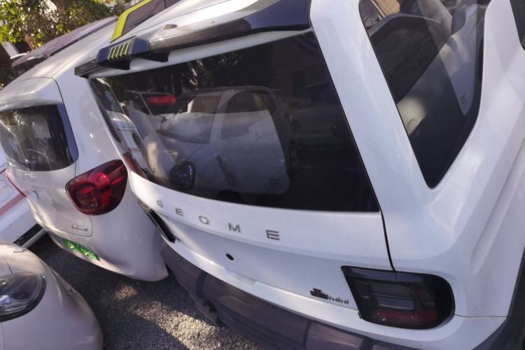 吉利银河 2025款 210km 熊猫骑士车身外观6