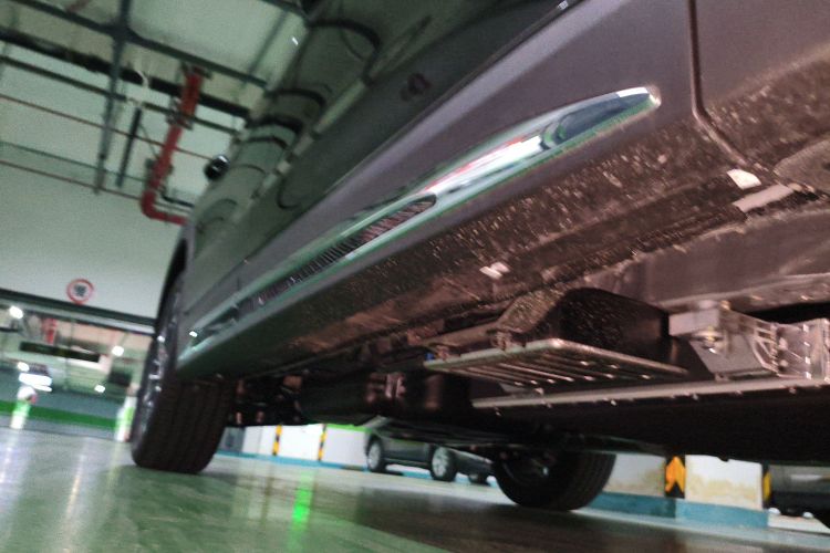 红旗HS7 PHEV 2025款 2.0T PHEV 两驱旗享版 6座局部细节9001