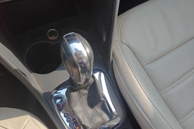 大众 Polo 2011款 1.4L 自动致酷版局部细节18