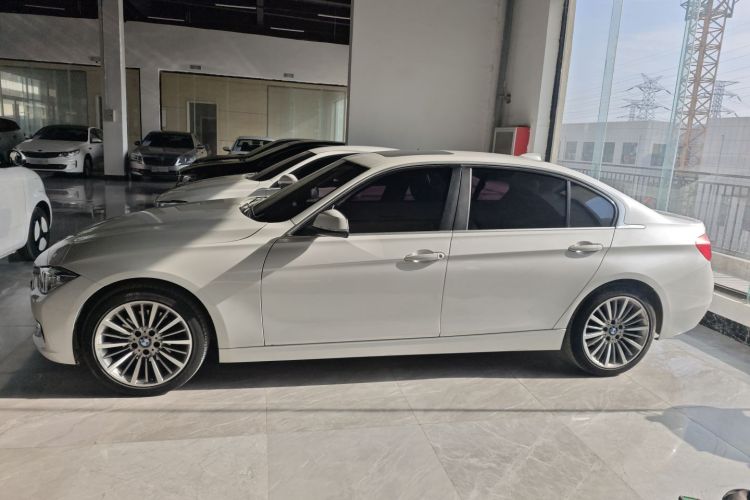 宝马3系 2019款 320Li 时尚型车身外观4