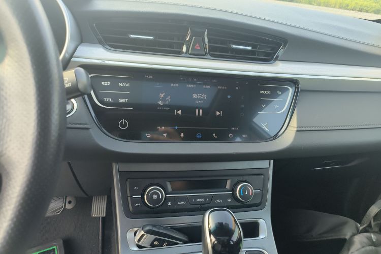 吉利汽车 帝豪 2018款 1.5L CVT向上互联版中控内饰16