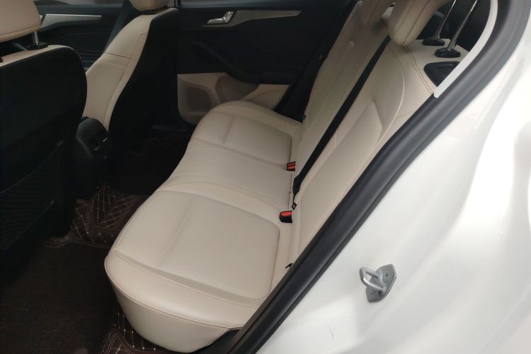 福特 福克斯 2021款 三厢 EcoBoost 180 自动锋潮型中控内饰21