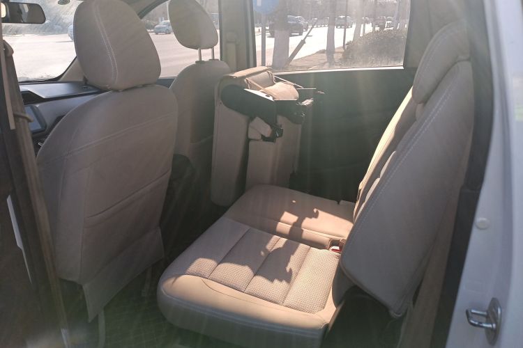 五菱汽车 五菱宏光 2019款 1.5L S标准型国VI LAR中控内饰7004