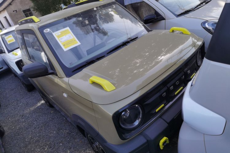 吉利银河 2025款 210km 熊猫骑士车身外观3