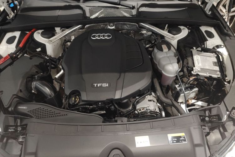 奥迪A4L 2022款 40 TFSI 时尚动感型机舱底盘24