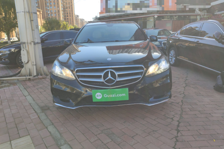 奔驰E级 2015款 E 260 L 运动型车身外观2