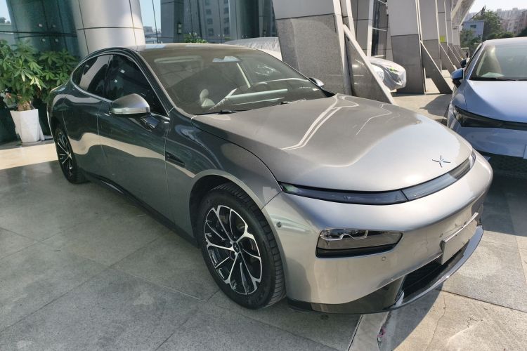 小鹏P7 2022款 625E车身外观3