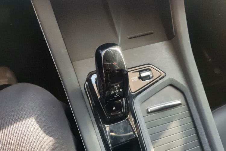 领克03 2025款 2.0TD DCT冠军版Pro中控内饰18