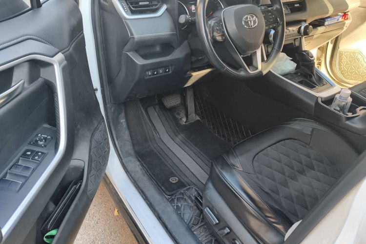 丰田 威兰达 2022款 2.0L CVT两驱豪华PLUS版中控内饰20